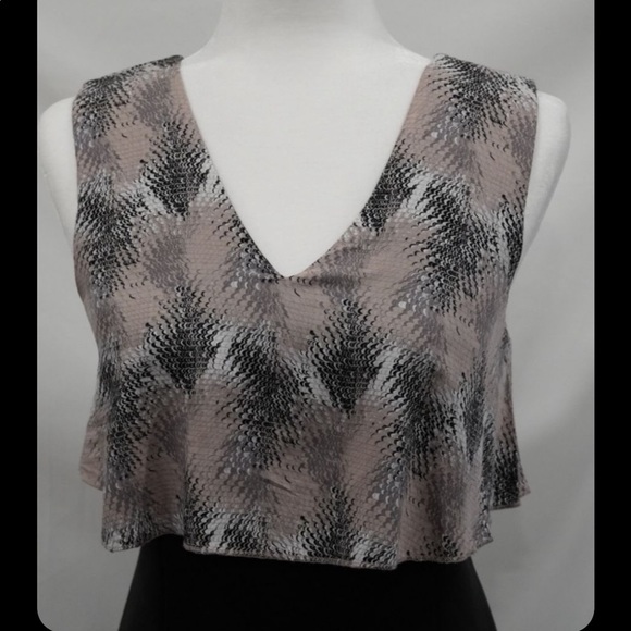 Short Dress - Picture 4 of 16